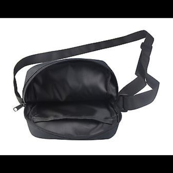 WATER MESSENGER CROSSBODY PURSE - Picture 5 of 7